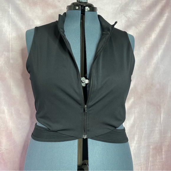 Good American Black Zip-Front Wrap Around Active Top Size 22/24 - Picture 4 of 14